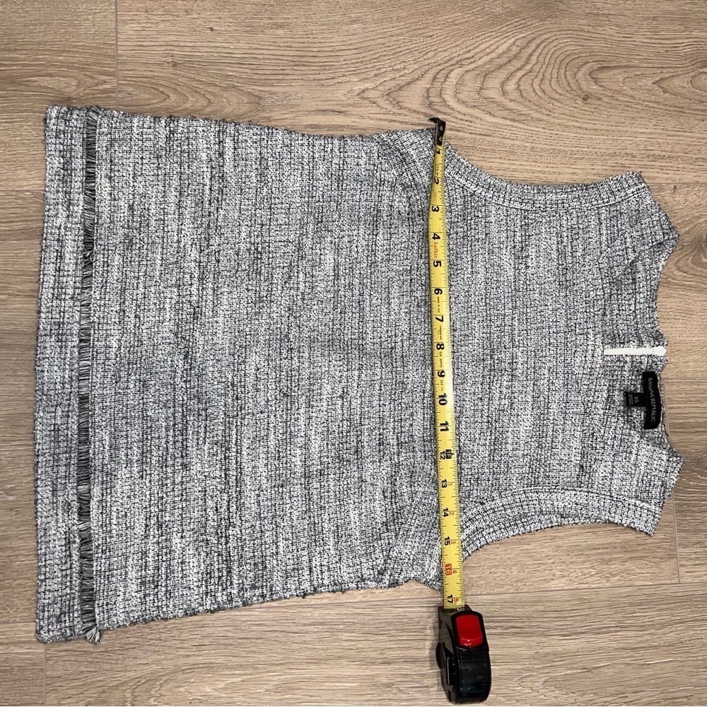 Banana Republic Black and White Textured Tank Top - Picture 4 of 6